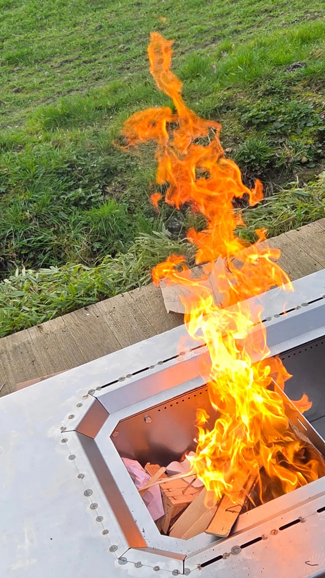 Fire test and flame detail